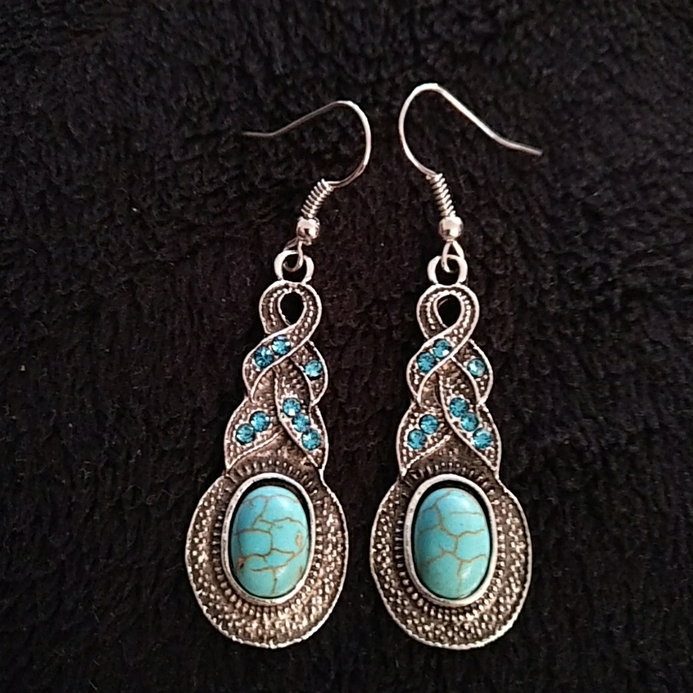 NEW - Earrings - turquoise color